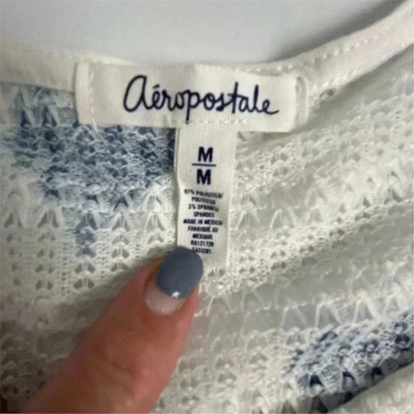 Aeropostale Women's M White Blue Heart  Pullover Sweater Solid Pattern - Picture 4 of 8